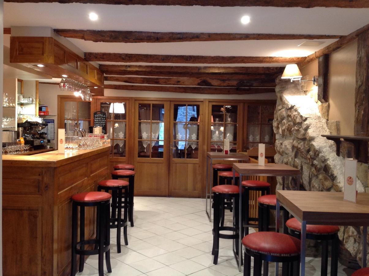 L'Auberge De Montpezat Exteriör bild