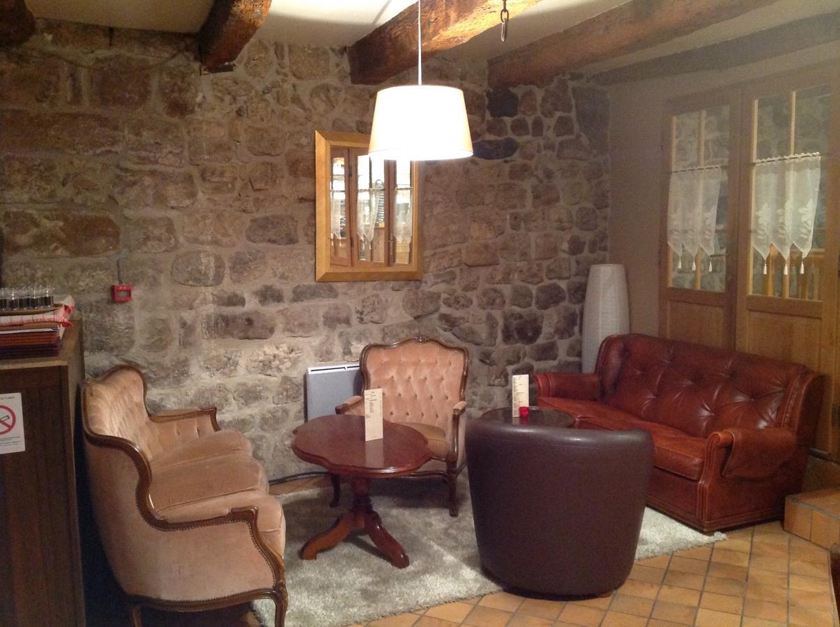 L'Auberge De Montpezat Exteriör bild