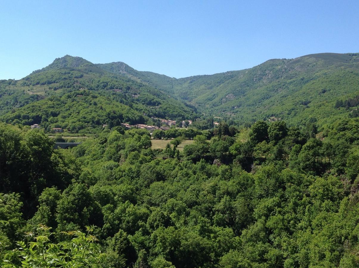 L'Auberge De Montpezat Exteriör bild