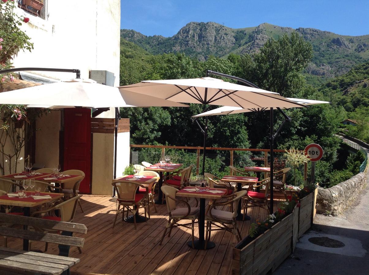 L'Auberge De Montpezat Exteriör bild